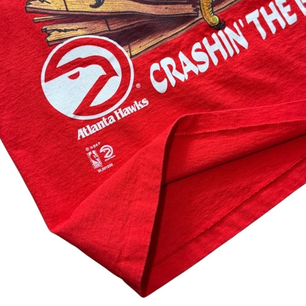 Vintage 90s Atlanta Hawks Crashin The Board NBA Basketball Sport Graphic T-shirt - Picture 4 of 8